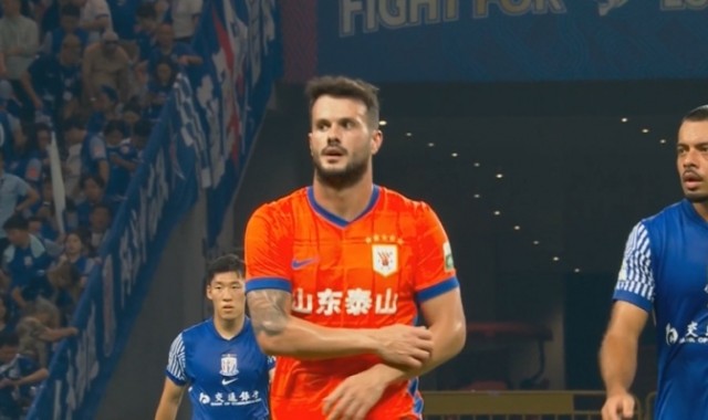 该如何形容😱瓦科47天7战狂轰14球！1次大四喜2次帽子戏法！